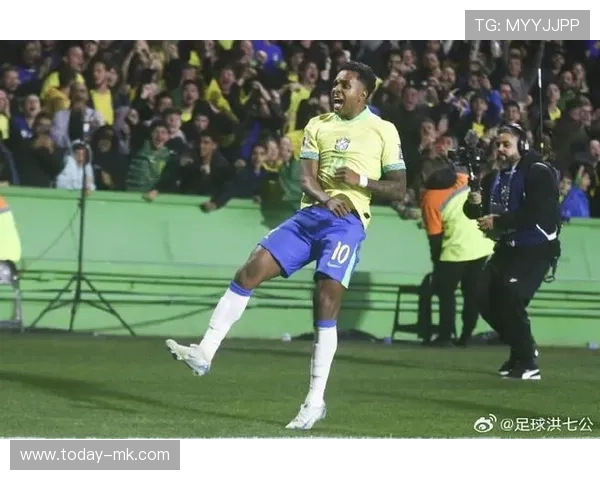 罗德里戈与巴西老将畅谈足球人生，传承与希望并存